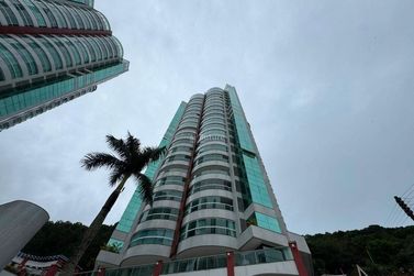 Apartamento &agrave; venda - 135m&sup2; - Pioneiros