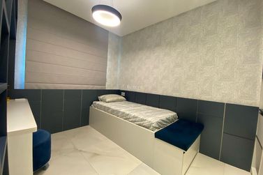 Apartamento &agrave; venda - 182m&sup2; - Meia Praia