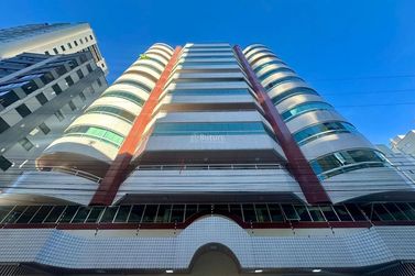 Apartamento &agrave; venda - 415m&sup2; - Meia Praia