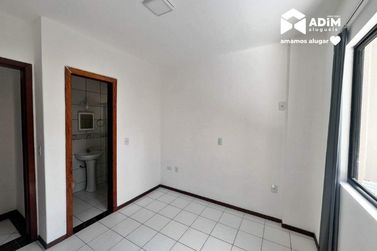 Apartamento para alugar - 60m&sup2; - Centro