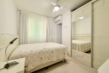 Apartamento &agrave; venda - 120m&sup2; - Meia Praia