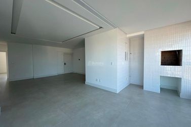 Apartamento &agrave; venda - 129m&sup2; - Meia Praia
