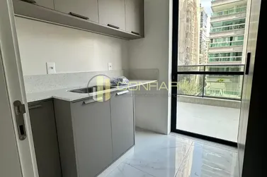 Apartamento &agrave; venda - 163m&sup2; - meia praia