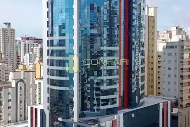 Apartamento &agrave; venda - 229m&sup2; - meia praia