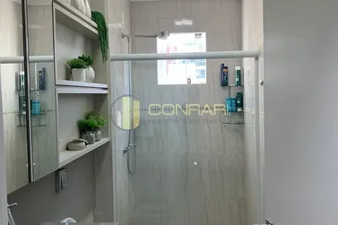 Apartamento &agrave; venda - 140m&sup2; - Meia Praia