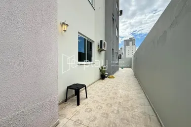 Apartamento &agrave; venda - 100m&sup2; - Meia Praia
