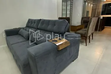 Apartamento &agrave; venda - 81m&sup2; - Meia Praia