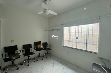 Casa para alugar - 252m&sup2; - Municipios