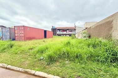Terreno &agrave; venda - 305m&sup2; - Morretes