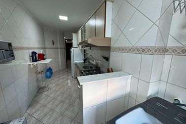 Apartamento &agrave; venda - 137m&sup2; - Meia Praia