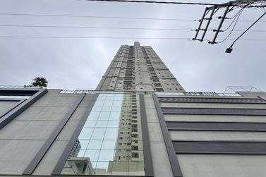Apartamento &agrave; venda - 122m&sup2; - Centro