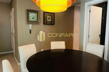 Apartamento &agrave; venda - 117m&sup2; - Meia praia