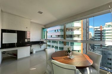 Apartamento &agrave; venda - 163m&sup2; - Meia Praia