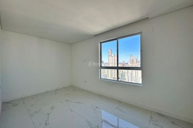 Apartamento &agrave; venda - 159m&sup2; - Meia Praia