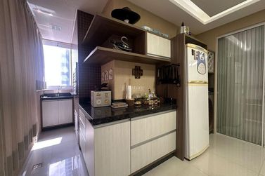 Apartamento &agrave; venda - 198m&sup2; - Meia Praia