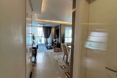 Apartamento &agrave; venda - 120m&sup2; - Meia Praia