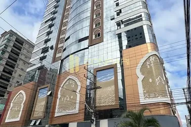 Apartamento &agrave; venda - 170m&sup2; - Meia Praia