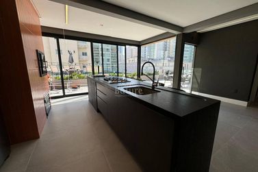Apartamento &agrave; venda - Meia Praia