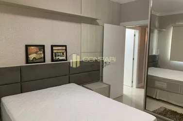 Apartamento &agrave; venda - 140m&sup2; - Meia Praia