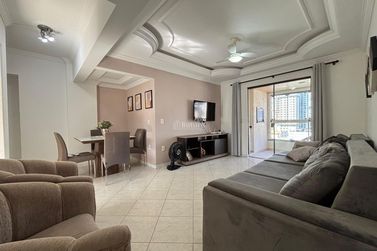 Apartamento &agrave; venda - 147m&sup2; - Meia Praia