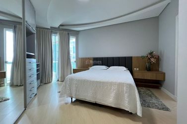 Apartamento &agrave; venda - 350m&sup2; - Meia Praia