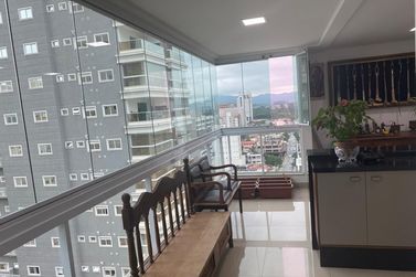Apartamento &agrave; venda - 303m&sup2; - Meia Praia