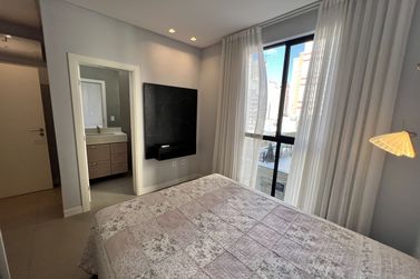 Apartamento &agrave; venda - 175m&sup2; - Meia Praia