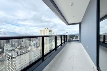 Apartamento &agrave; venda - 206m&sup2; - Meia Praia