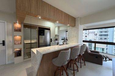 Apartamento &agrave; venda - 109m&sup2; - Meia Praia