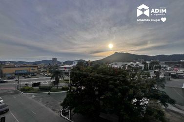 Apartamento para alugar - 64m&sup2; - Centro