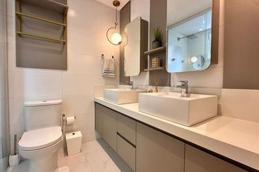 Apartamento &agrave; venda - 129m&sup2; - Meia Praia