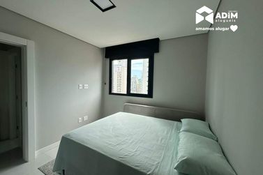 Apartamento para alugar - 147m&sup2; - Centro
