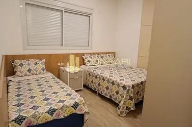 Apartamento para alugar - 180m&sup2; - Meia Praia