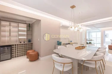 Apartamento &agrave; venda - 274m&sup2; - Meia Praia