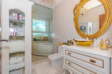 Apartamento &agrave; venda - 180m&sup2; - Centro