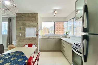 Apartamento &agrave; venda - 157m&sup2; - Meia Praia