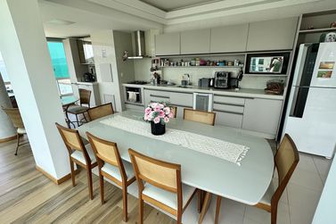 Apartamento &agrave; venda - 140m&sup2; - Centro
