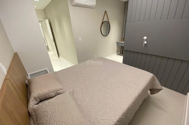 Apartamento &agrave; venda - 141m&sup2; - Meia Praia