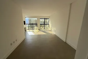 Apartamento &agrave; venda - 103m&sup2; - meia praia