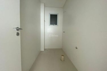 Apartamento &agrave; venda - 140m&sup2; - Meia Praia