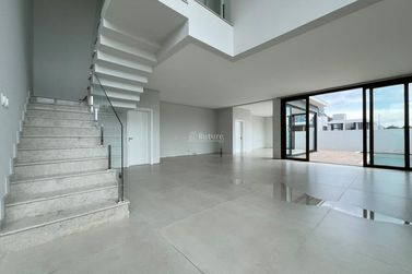 Casa &agrave; venda - 319m&sup2; - 