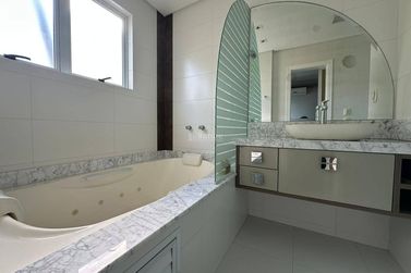Apartamento &agrave; venda - Meia Praia