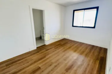 Apartamento &agrave; venda - 185m&sup2; - Meia Praia