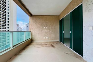 Apartamento &agrave; venda - 166m&sup2; - Meia Praia