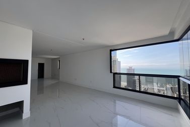 Apartamento &agrave; venda - 206m&sup2; - Meia Praia