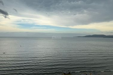Apartamento &agrave; venda - 213m&sup2; - Meia Praia