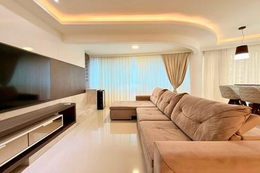 Apartamento &agrave; venda - 202m&sup2; - Meia Praia