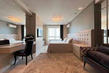 Apartamento &agrave; venda - 273m&sup2; - Meia Praia