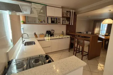 Apartamento &agrave; venda - 168m&sup2; - Meia Praia