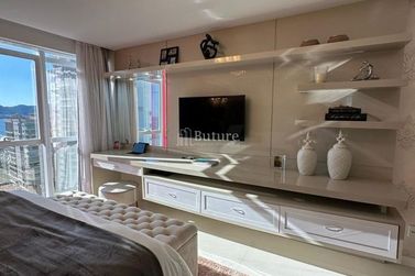 Apartamento &agrave; venda - 229m&sup2; - Meia Praia